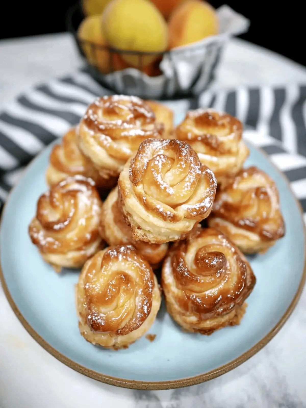 Delicious Peach Pie Cruffins: Quick, Flaky Breakfast Treats